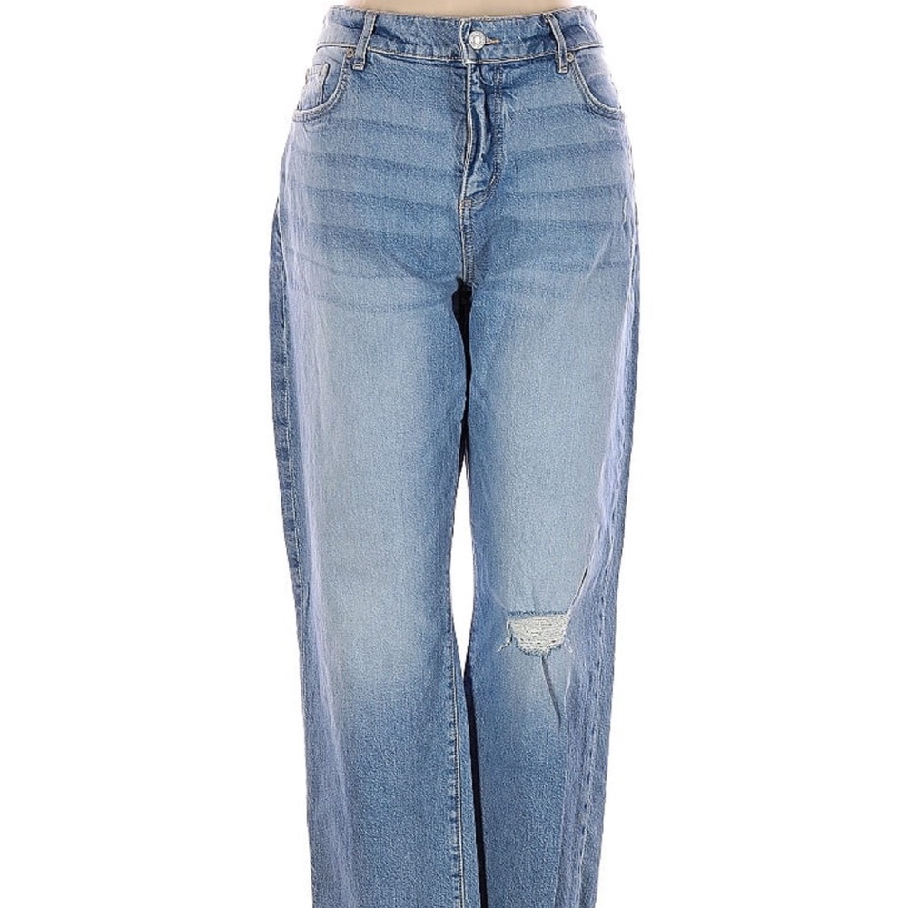 Ann Taylor loft size 10 faded, distressed, crop jeans